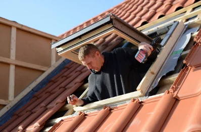 Pose de fenêtres de toit Velux à Vellescot